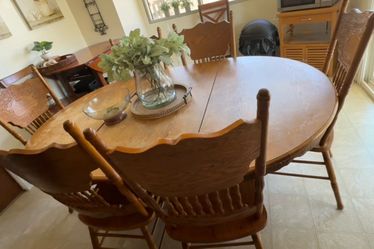 Real Wood Table of (6)