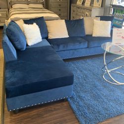 Cindy Blue Velvet Reversible Sectional /couch /Living room set