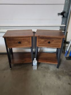End tables ( 2 ) good condition