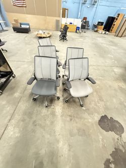 Human Scale Executive Mesh Gray Task Chair