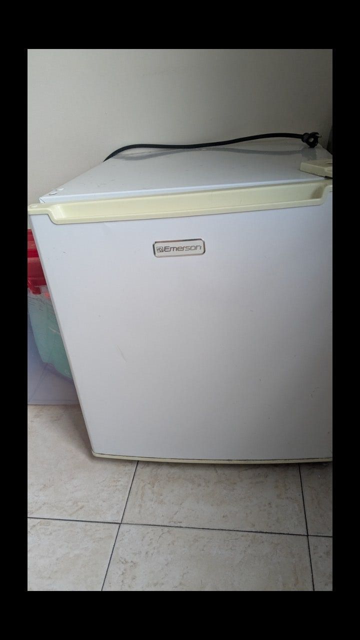 Mini (Dorm) Refrigerator