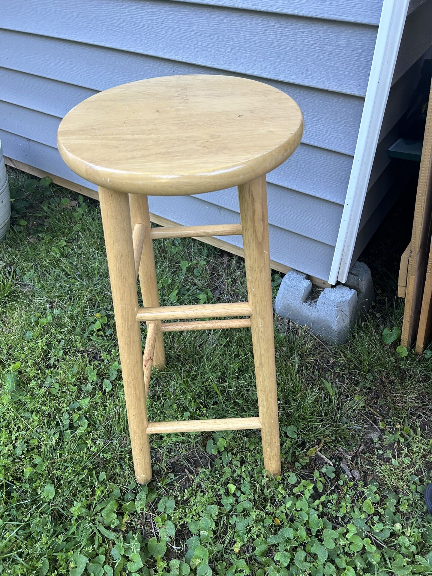 Wood stool