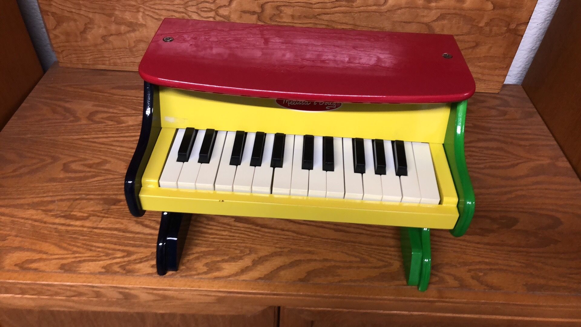 Almost new kids piano