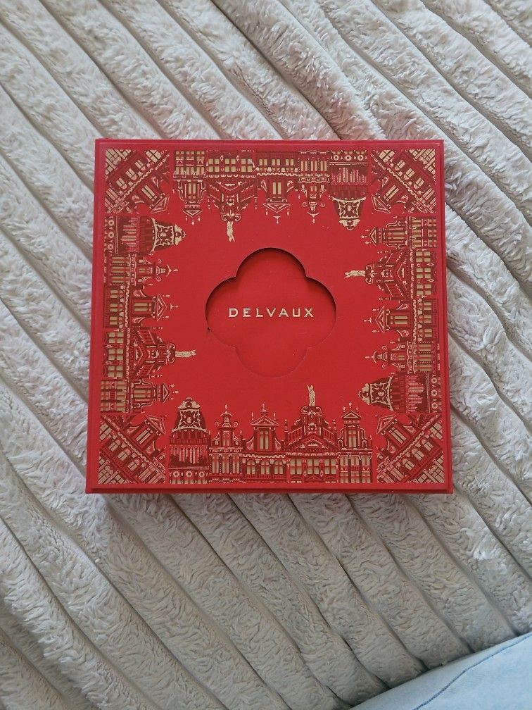 Red Envelopes DELVAUX