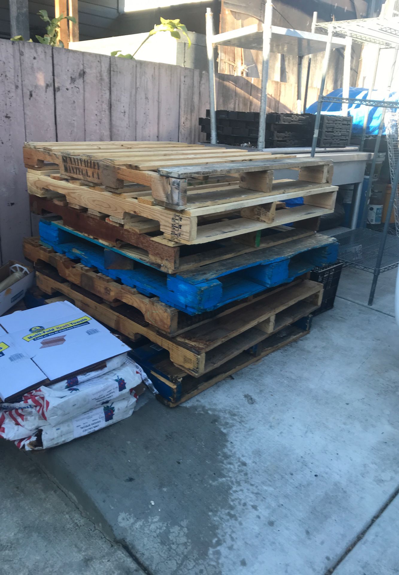 Wood pallets for free