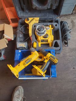 18v Dewalt grade level kit and extra drills.