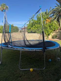 14’ trampoline - free (dissemble and pickup)