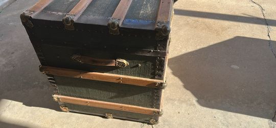 1800s Steamer Trunk 