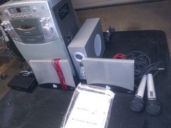Very nice SMG-190 Compact Disc + Graphics Karaoke Center.