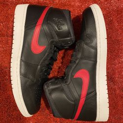 Nike Air Jordan Retro 1 Rare Air Bred