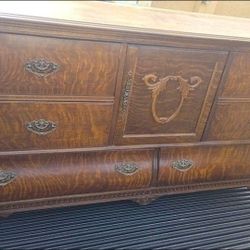 Pulaski Furniture Corporation - Dresser With Mirror and Beautiful Bed Headboard 