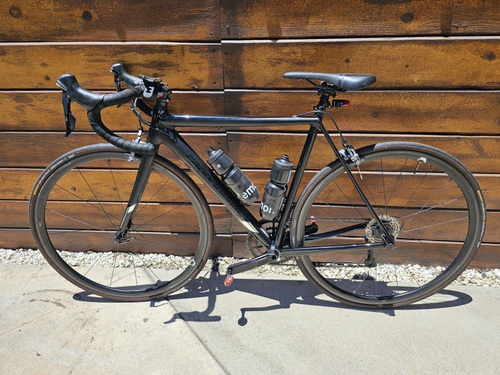 Road Bike Cannondale Black