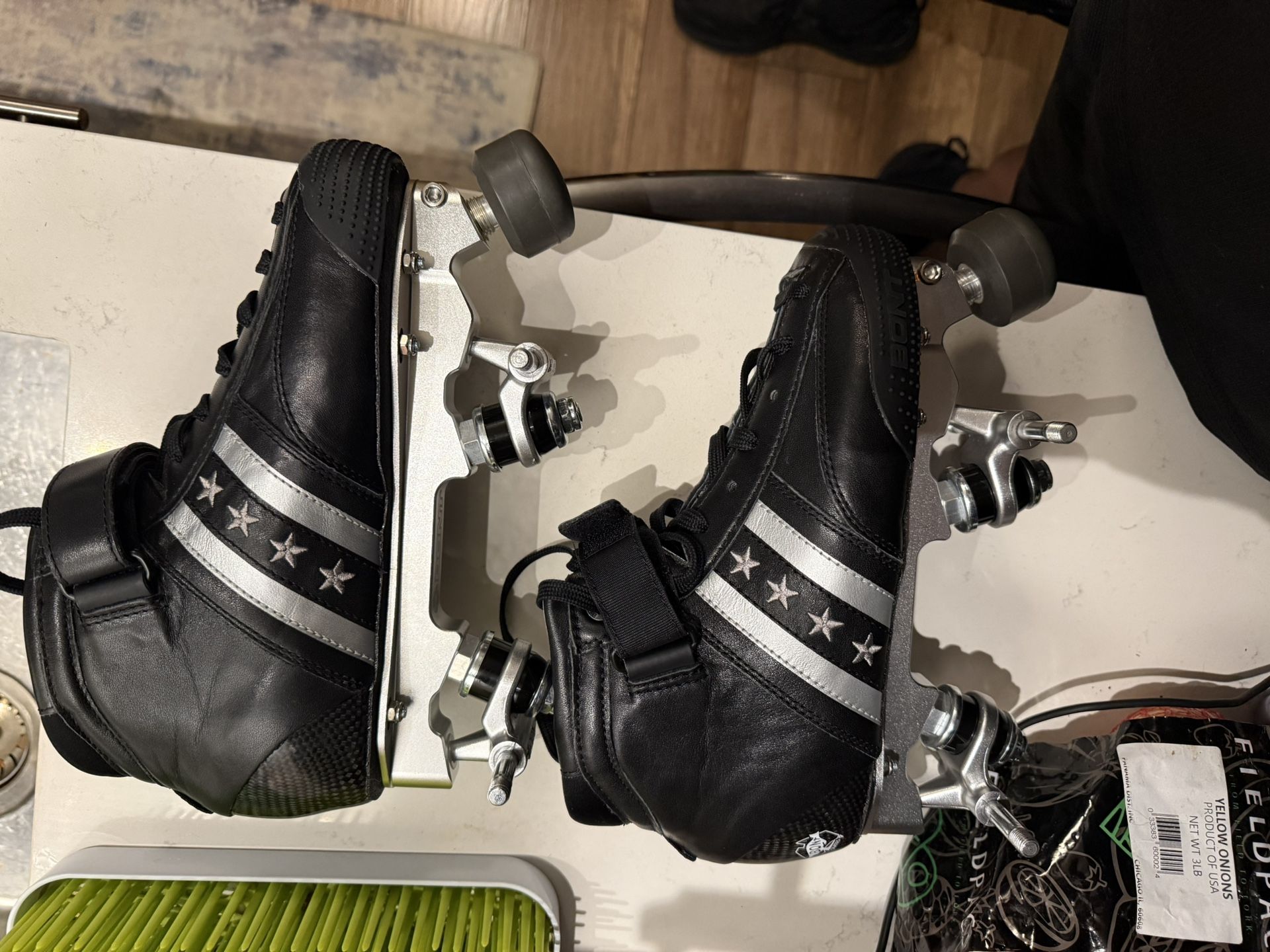 Bont Skates - Quadstar Carbon Roller Skate Derby Package - Professional rollerskates for Men - Women - Boys - Girls for Derby, Speed and Indoor Skatin