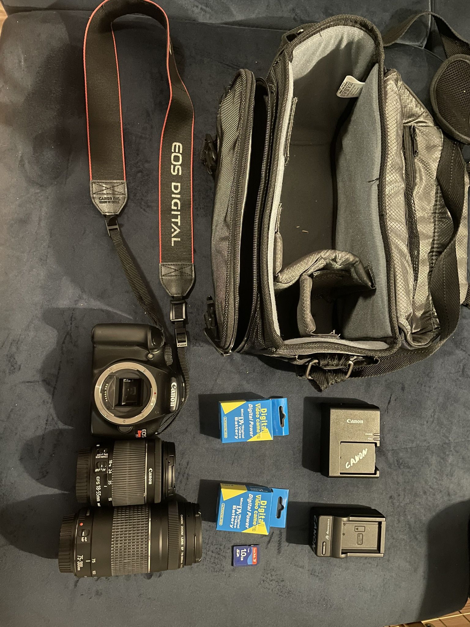 Canon Rebel EOS Rebel T3 Kit (2 Lenses) digital camera