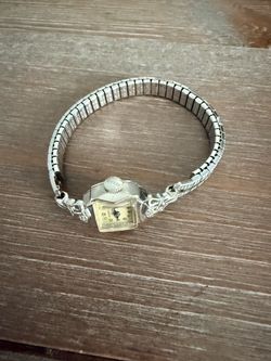 Vintage Ladies Silver Tone Dress Watch