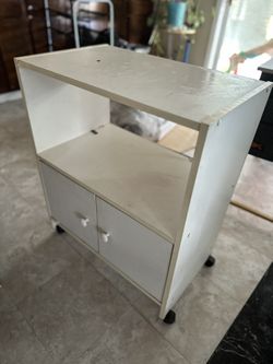 White shelve