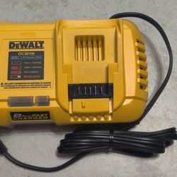 DeWalt DCB118 20V 8amps Fast Charger - New
