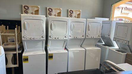 24” stackable washer and dryer set / electric