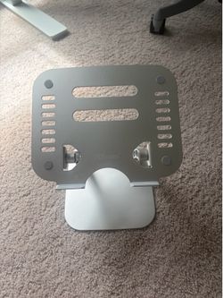 Laptop stand
