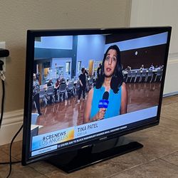32” Samsung TV With Remote 