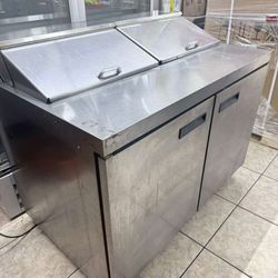 Commercial Stainless Steel Refrigerated Prep Table – Excellent Condition