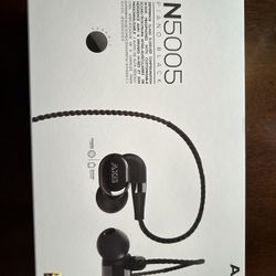 AKG N5005 Earphones