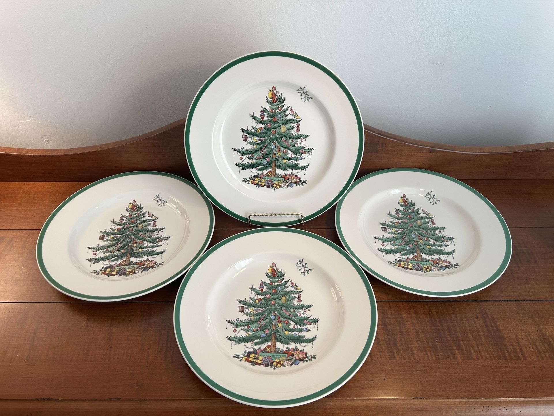 Set of 4 Spode Christmas dinner plates just under 10.75”