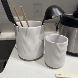 Big Cups For Scoops And Spatula