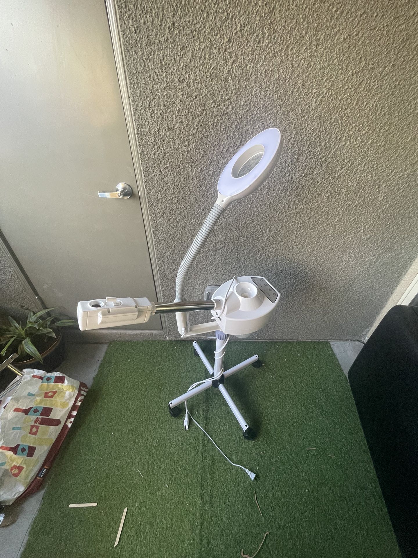 Facial Steamer And Mag Light