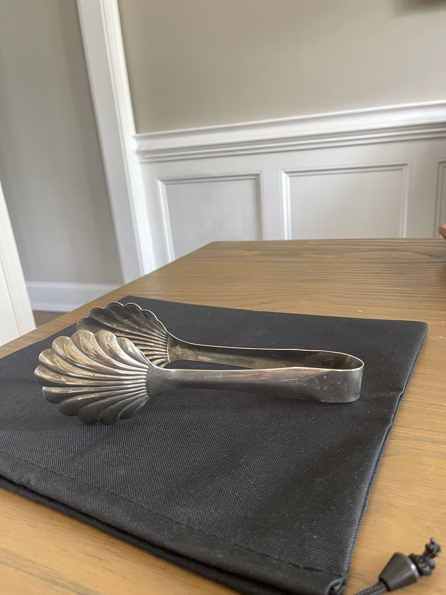 rare Vintage Silver  Metal Scallop Clam Shell Design Tongs Salad Serving Spoon