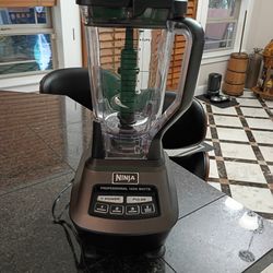 Ninja 1500 professional blender