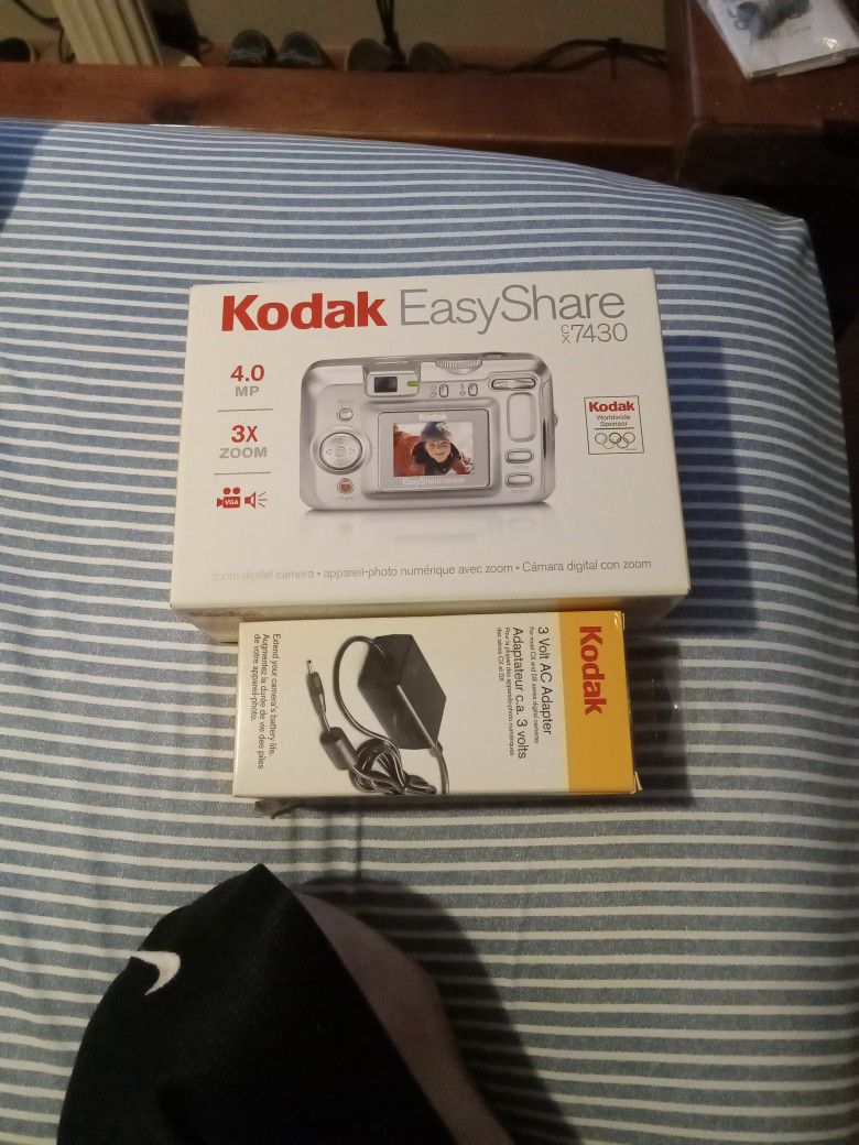 Kodak EasyShare Camera Cx7430 & AC adapter 