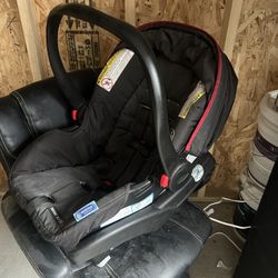 Car Seat With Base 