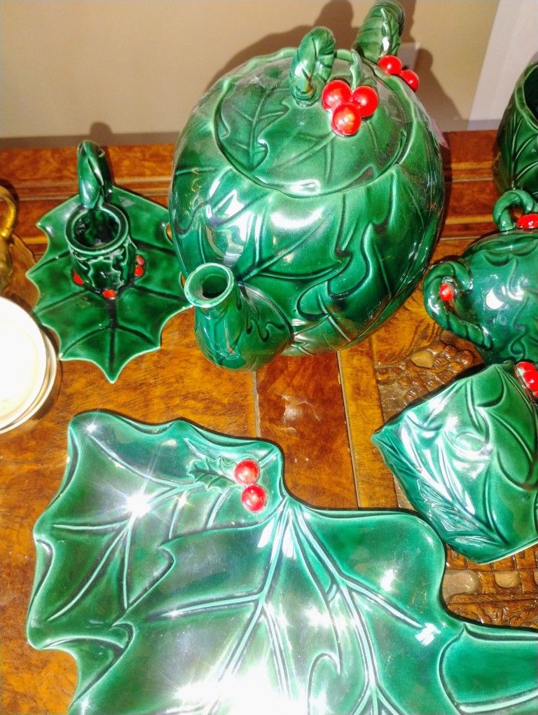 Vintage Lefton China Christmas Holiday Setup