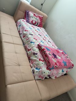 Beautiful Nice bed with lots of storage space