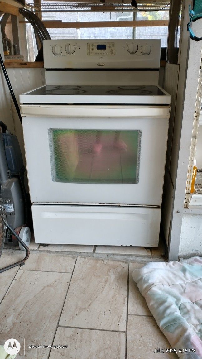 Whirlpool Accubake Electric Oven