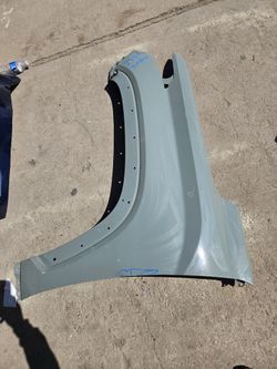 Toyota tundra left fender Oem