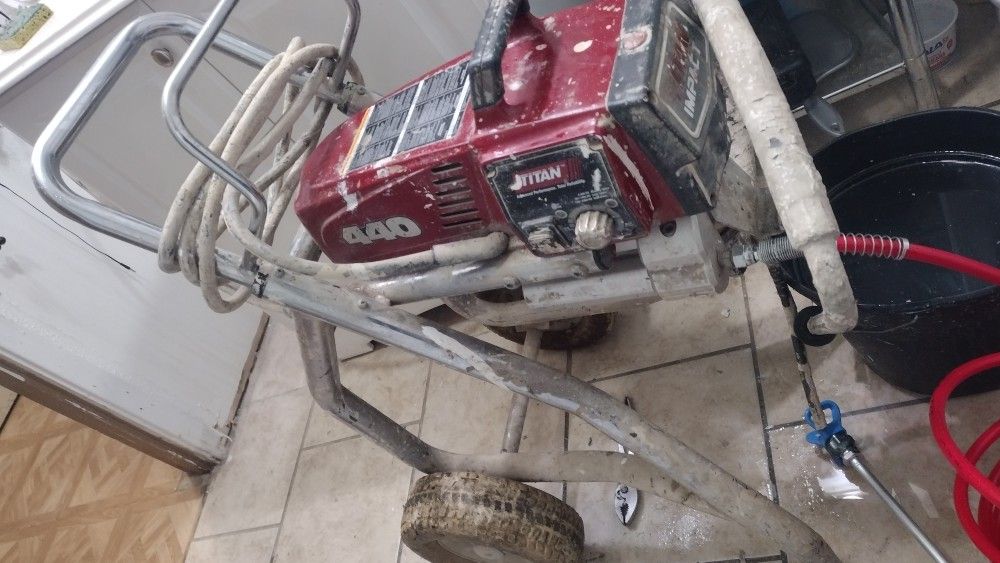 Titan 440 Paint Sprayer for Sale in San Antonio, TX OfferUp