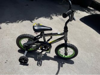 Huffy kids bike12” with training wheels