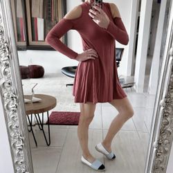 {ELAN} Cold Shoulder Red Long Sleeve Dress