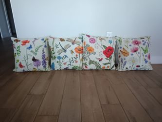 Four 18" patio furniture pillows