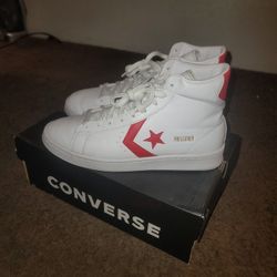 Used white and red converse Size 9M $20