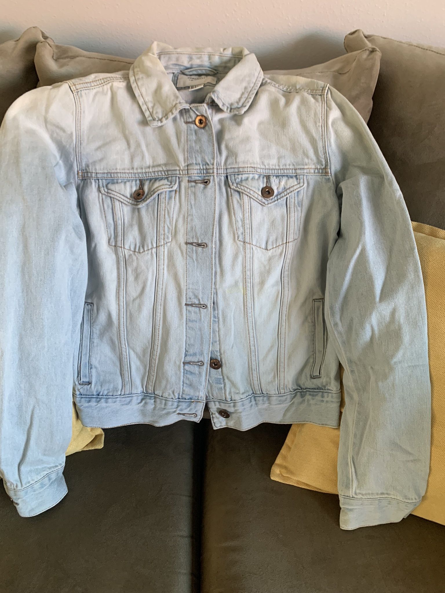 Women’s Forever 21 Jean Jacket Size Small