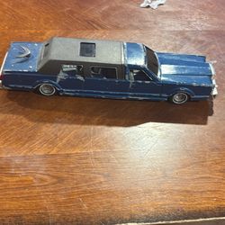 Old Limousine 
