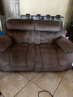 Excellent Condition Brown plush 2 seat recliner Loveseat