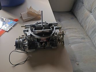 Carburetor For A 454 Big Block Engine Chevy