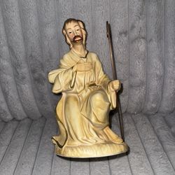 Elegant Cream Figurine - Home Art Decor