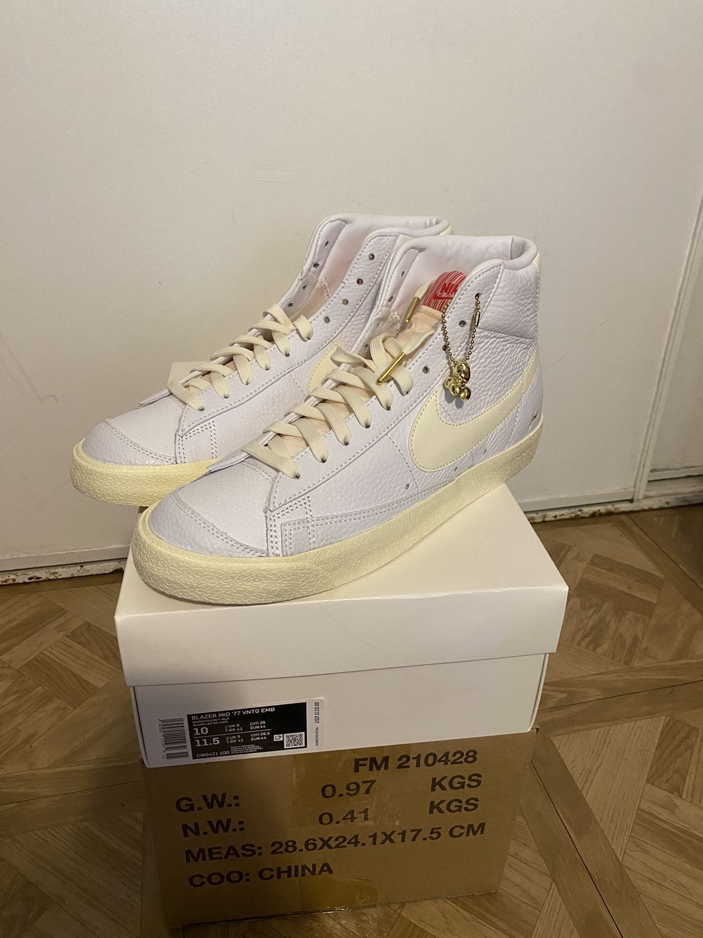 nike blazer mid 77 vntg emb