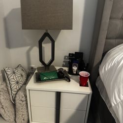 Bedroom Modern White And Grey 