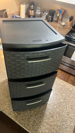 Three Drawer dresser/ Nightstand
